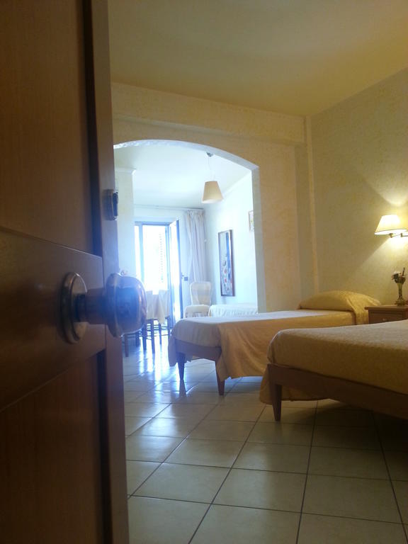 Hotel Mistef Фалерна Стая снимка