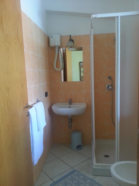 Hotel Mistef Фалерна Стая снимка