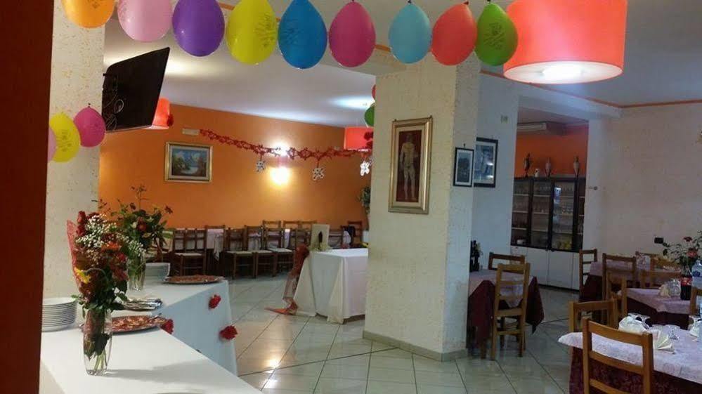 Hotel Mistef Фалерна Екстериор снимка