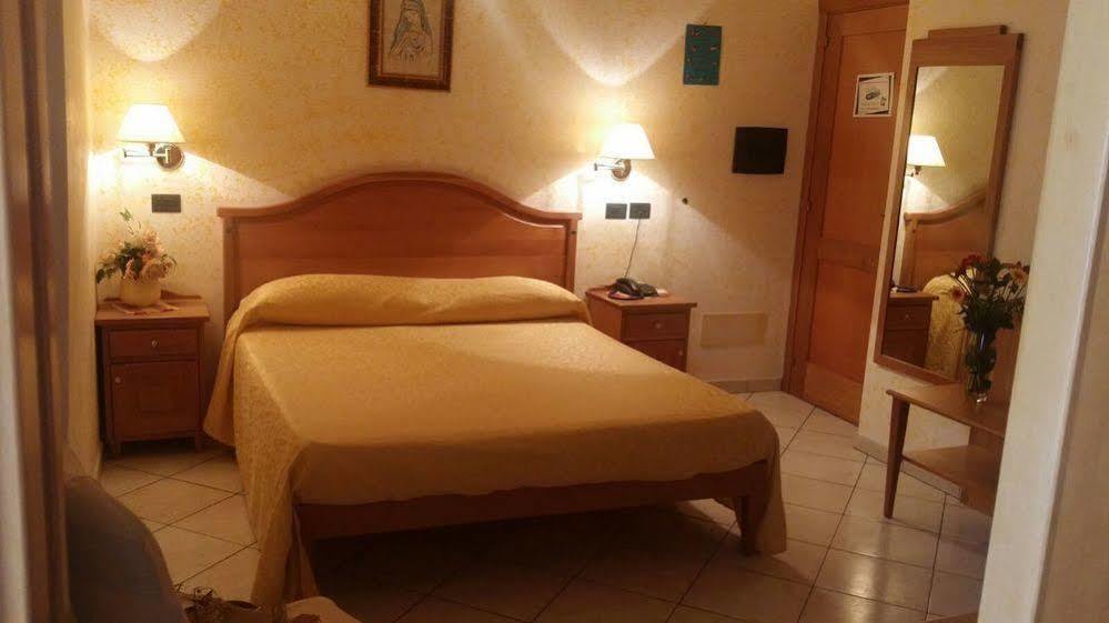 Hotel Mistef Фалерна Екстериор снимка